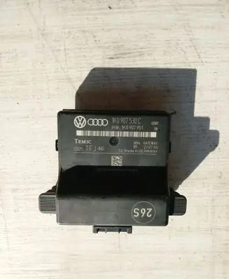 Audi A3 S3 A3 Sportback 8P Gateway control module 1K0907530C