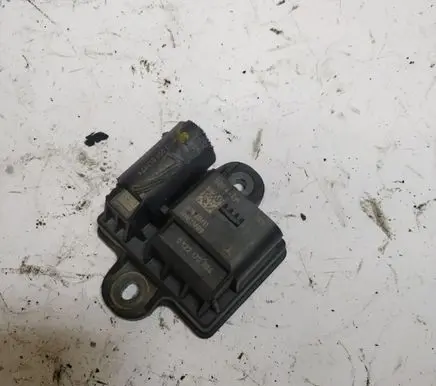 Mercedes-Benz E W212 Glow plug pre-heat relay 0522120204