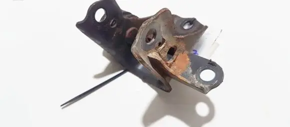 Toyota Yaris Engine mounting bracket 123510m020 12351-0m020