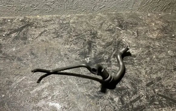 Mercedes-Benz S W140 Engine coolant pipe/hose 1408321188