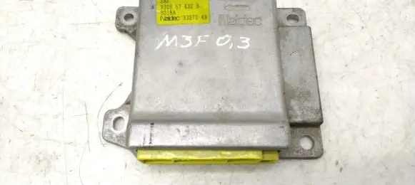 Mazda 323 F Airbag control unit/module 3327049 3D18A B30E57K30B