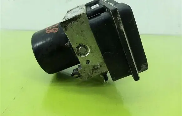 Skoda Fabia Mk2 (5J) ABS Pump 0265231913