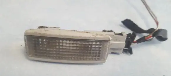 Volkswagen PASSAT B5 Other interior light 3b0947113
