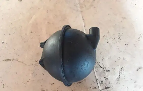 Volkswagen PASSAT B6 Vacuum air tank 7M0129808