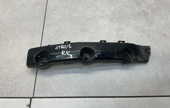 Nissan X-Trail T32 Front bumper mounting bracket 622234CL0A