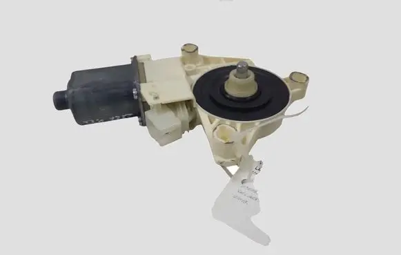 Mercedes-Benz E W212 Front door window regulator motor A2129066702 0130822636