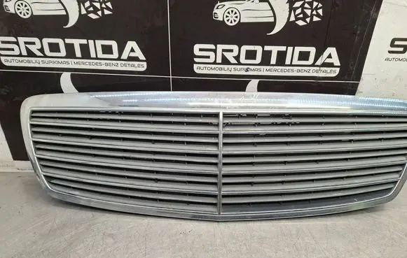Mercedes-Benz E W211 Front bumper upper radiator grill A2118800283