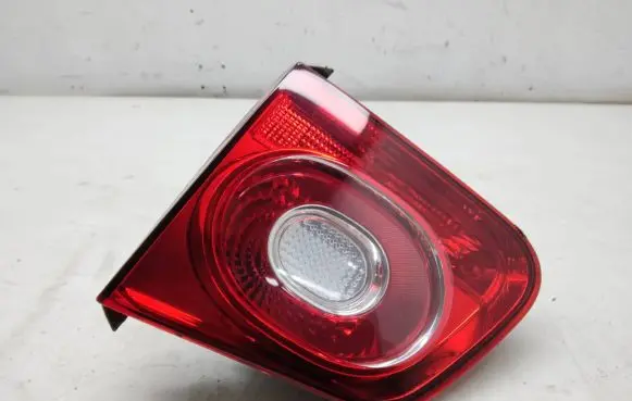 Volkswagen Tiguan Tailgate rear/tail lights 5N0945094C