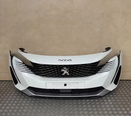 Peugeot 5008 II Front bumper