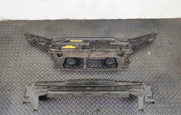 Volvo XC90 Top upper radiator support slam panel 30679527
