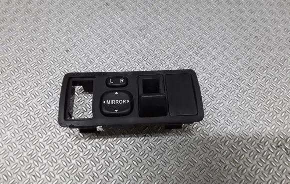 Toyota Corolla Verso E121 Wing mirror switch