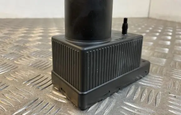 Mercedes-Benz E W211 Vacuum pump 2038000048 0132006365