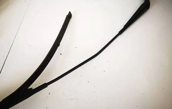 Mercedes-Benz B W245 Front wiper blade arm a1698202040