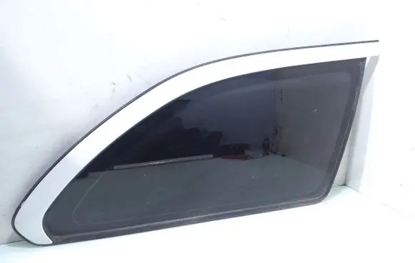 Skoda Octavia Mk2 (1Z) Rear side window AS2