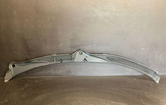 Audi A6 S6 C4 4A Wiper trim 4A1805099