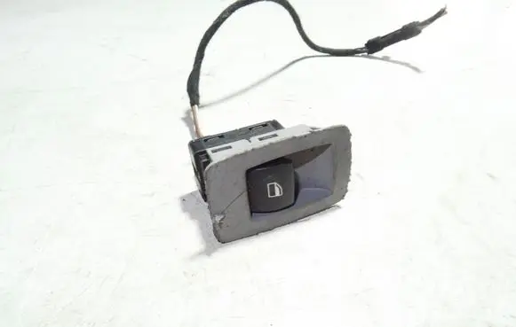 BMW 5 E39 Electric window control switch 6945875