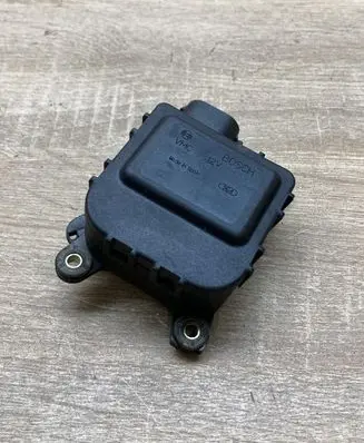 Audi A4 S4 B5 8D Air flap motor/actuator 8D1820511B 0132801149