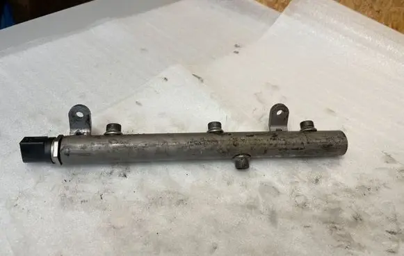 Mercedes-Benz E W211 Fuel main line pipe A6420702695