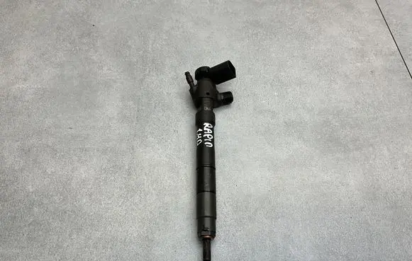Skoda Rapid (NH) Fuel injector 04B130277J