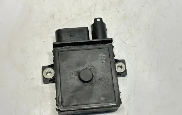 BMW 5 E60 E61 Glow plug pre-heat relay 7801201 12217801201 12217788327