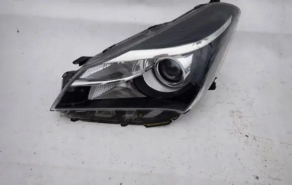 Toyota Yaris Headlight/headlamp