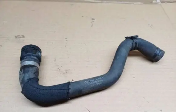 Audi Q5 SQ5 Engine coolant pipe/hose 8R0121049J 129312HU