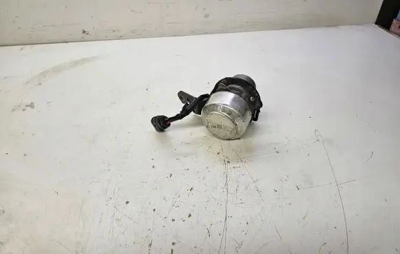 Audi Q3 F3 Vacuum pump 5Q0612181