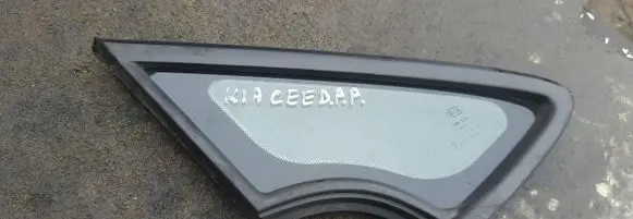 KIA Ceed Front triangle window/glass 2013R