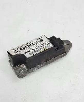 Mercedes-Benz E W212 Airbag deployment crash/impact sensor 0018205626 A6T1K26ACC1 GT1K36ACC1