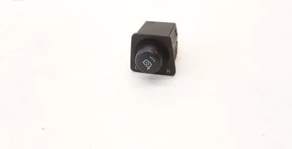 Wing mirror switch