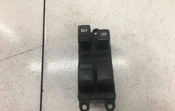Nissan Almera N16 Electric window control switch