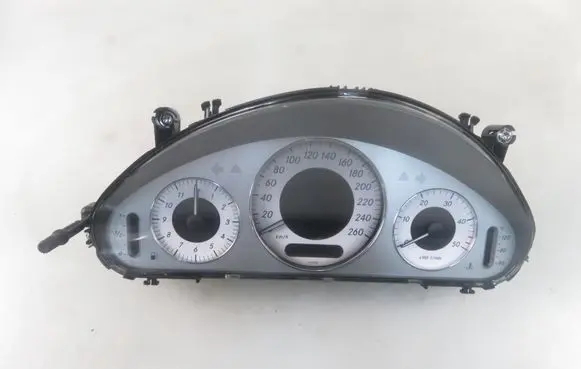 Mercedes-Benz E AMG W211 Speedometer (instrument cluster) 2115402548