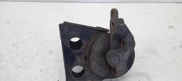 Nissan Almera Tino Engine mount bracket