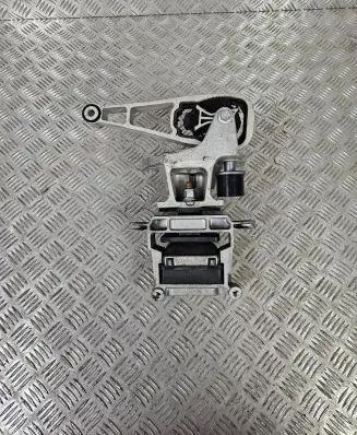 Land Rover Evoque II Engine mount bracket K8D26P096AA