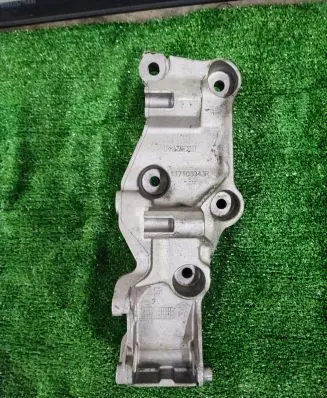 Renault Master III Generator/alternator bracket 117103943R