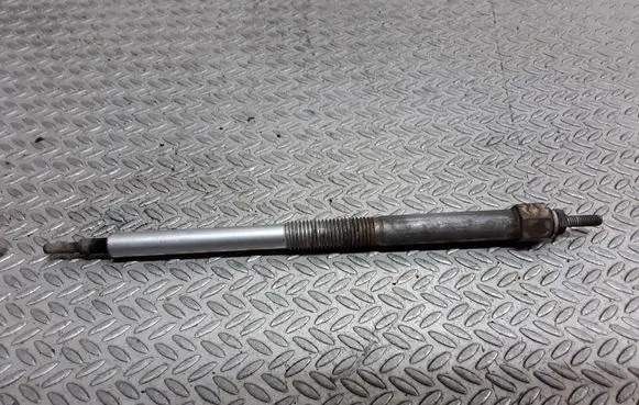 Nissan Almera N16 Glow plug 