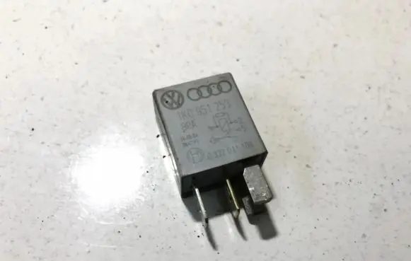 Volkswagen Golf V Other relay 1k0951253 0332011100