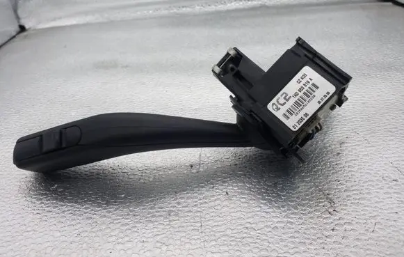 Skoda Octavia Mk2 (1Z) Wiper control stalk 1K0953519A 01203506