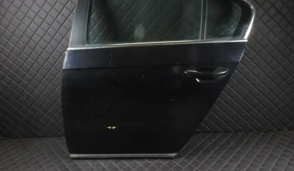 Volkswagen PASSAT B7 Rear door 