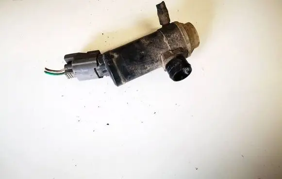Subaru Legacy Windscreen/windshield washer pump