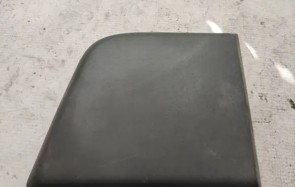 Rear fender molding trim