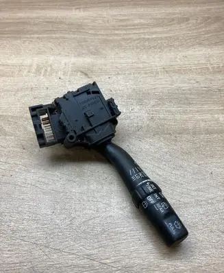 Toyota Avensis Verso Wiper control stalk 846522G470 H25