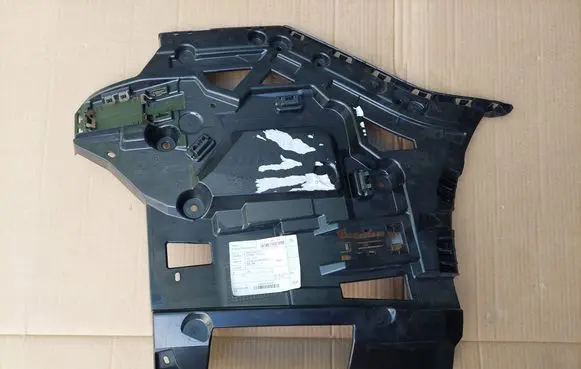 BMW 5 G60 Front bumper mounting bracket 51125A011C4