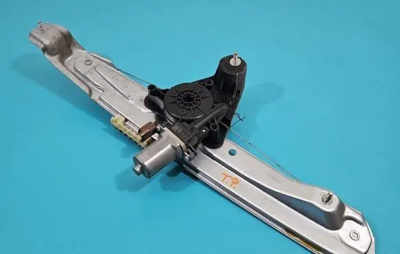 Rear door window regulator with motor
