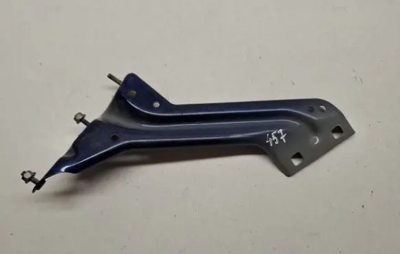 Audi Q5 SQ5 Fender mounting bracket 8R0821135