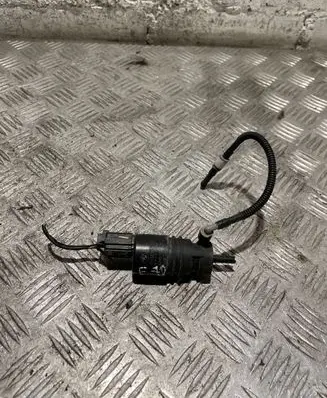 BMW X5 E70 Windscreen/windshield washer pump 693416001
