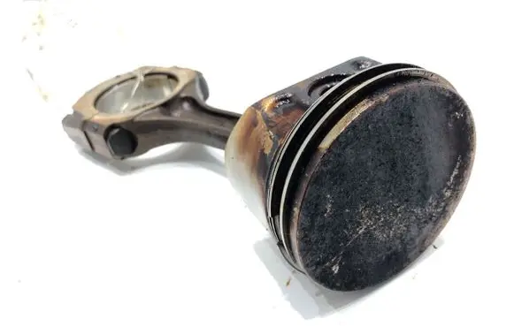 Dacia Dokker Piston with connecting rod 