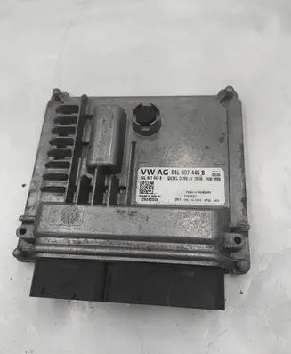 Volkswagen Golf VII Engine control unit/module 04L907445B 28445556