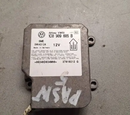 Volkswagen PASSAT B5.5 Airbag control unit/module 1C0909605B 37010212G 5WK43124