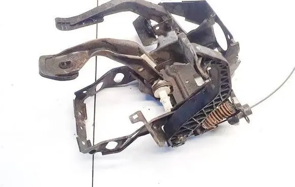 Volkswagen Golf III Brake pedal 1h1721321